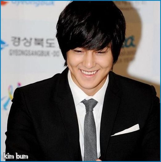KB. Care-s aleaa? :)) (se aseaza langa Kai si Eun) - l - x - Episodul 80 - x - l