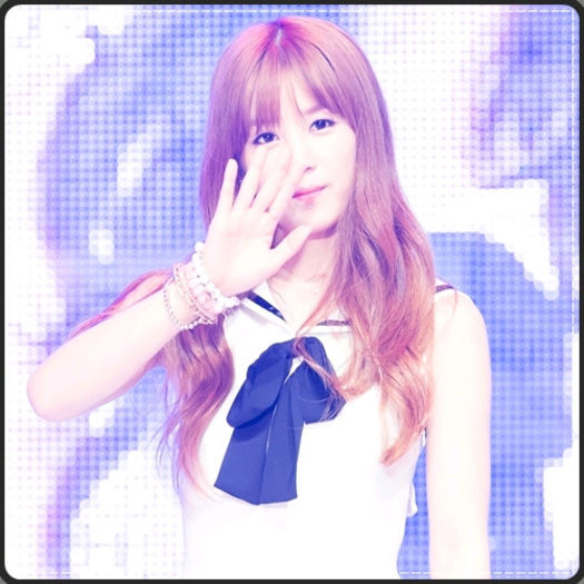 #. (intra) ...Da, buna tuturor. Kik. :) (il ia de brat; pleaca)