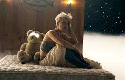 46.Pink- just give me a reason - Ghiceste muzica