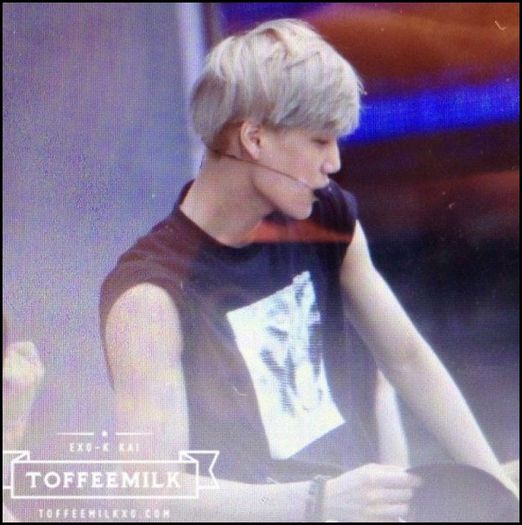 (Kai) ..Te zic lui `oppa` :-w Yesu-le,nu esti barbat daca nu bei. :-w