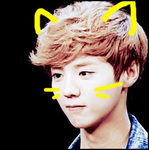 (LH) ..Daa. ;;) Spune. :"> .. :))=)) (se aseaza pe canapea)