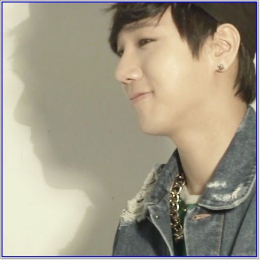 <Y> Bye :))....Da :-?...Pai vezi cum e sa te vopseasca cum vor ei ? :-w..:)))