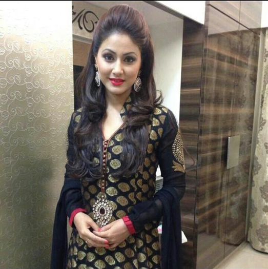 118510 - hina khan