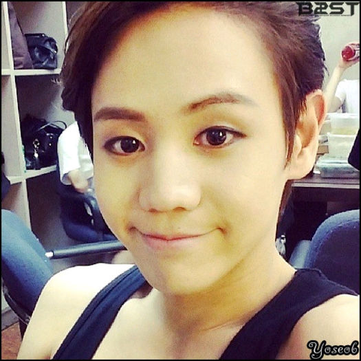 [:X] ..Da, eu si ideile bune. ^^ Ara o recunoaste. :-L ..Byes. :) [pleaca cu KK]
