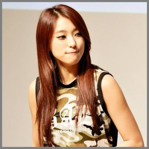 [:)] ..:">..:3 De ce? :">