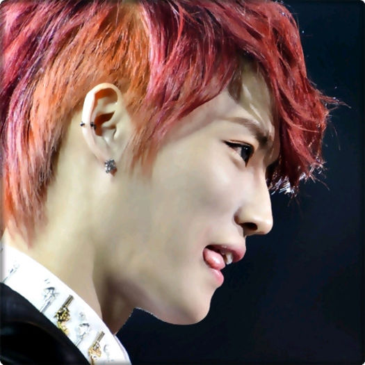 >> ..Stiu, stiu. ;;) Noapte buna si tie. ^^ [pleaca in sufragerie] - l - x - Episodul 85 - x - l