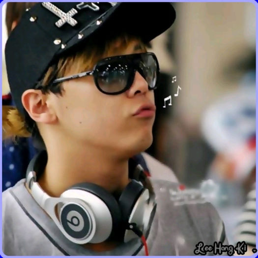 << ..Nu ma paraseste. :"> ..Imi este fidel. ;;) - l - x - Episodul 85 - x - l