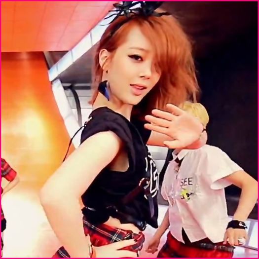 `.. Heya. :-h .. S`o facem sa disparaa. :)) ..