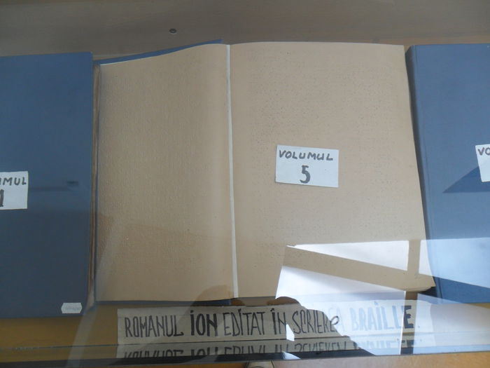 Romanul lon scris ptr nevazatori, in casa memoriala a lui Rebreanu