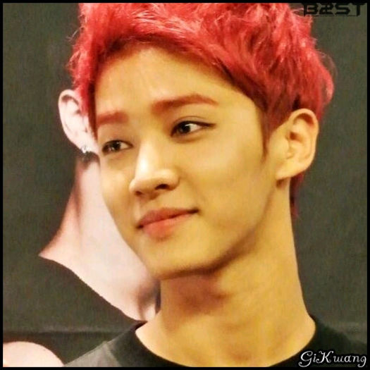 [KK] ..Hy. ^^ [se pune pe jos cu spatele rezemat de canapea] ..Solo? ..