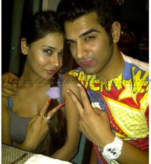 309133_277441232362233_802424534_n - Sara khan personal pictures new