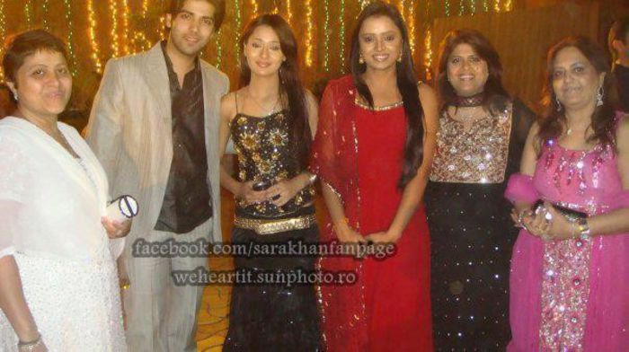 394681_262545497185140_141861717_n - Sara khan personal pictures new