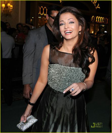 aishwarya-rai-international-indian-film-academy-awards-12
