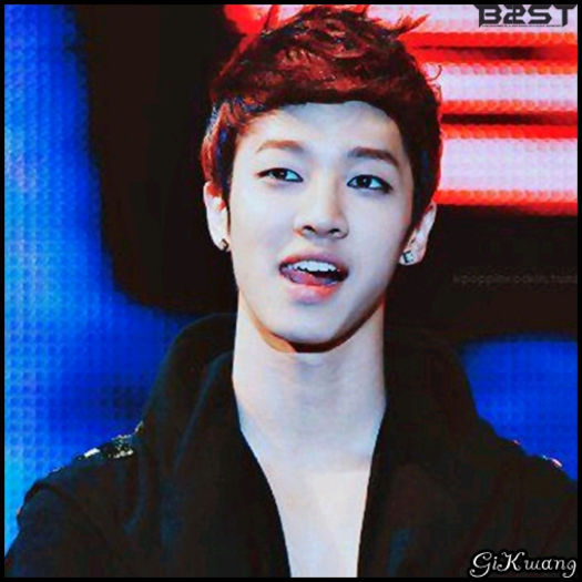 [KK] ...Mai conteaza Hye`? :)) ..PLAJAAA! ..[se apuca de alergat pe marginea apei].. :))