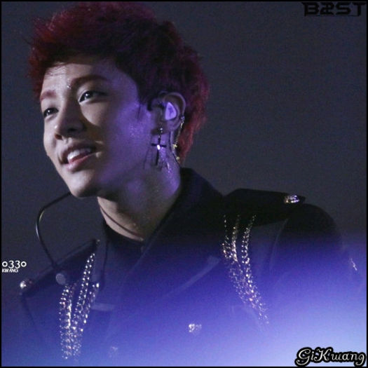 [KK] ...[se intoarce spre Hye`] .. Hmm? :))