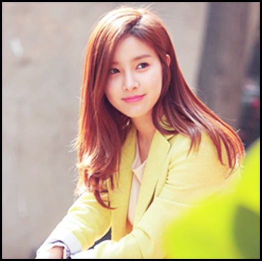 <?>...(primeste un sms)...Aa -_-..distractie placuta in continuare...:))...Bye :-h...(pleaca)