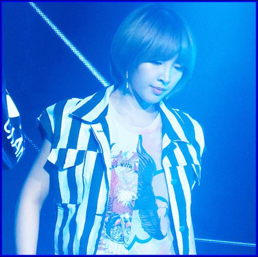 .'...-_-" yaaaa :-w...(il impinge in apa) :-"