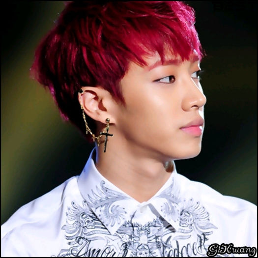 [KK] .. Nuu.. Nici nu se observa. :) ..de asta am bandaj. :| .. - X - x - BEACH - 01 - x - X