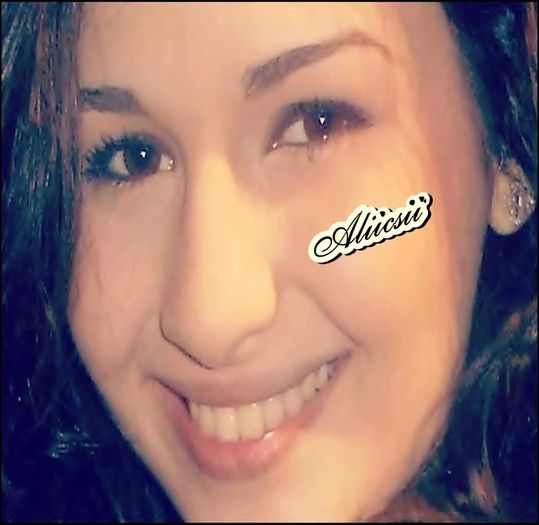 ;; usor iubire, ca ma doare ;-ss . [il imbratiseaza] - x sala de operatie _ tralala _ xo