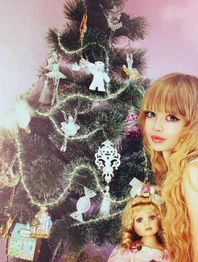 148916_416731945062861_209744489_n - fete care arata ca si barbie