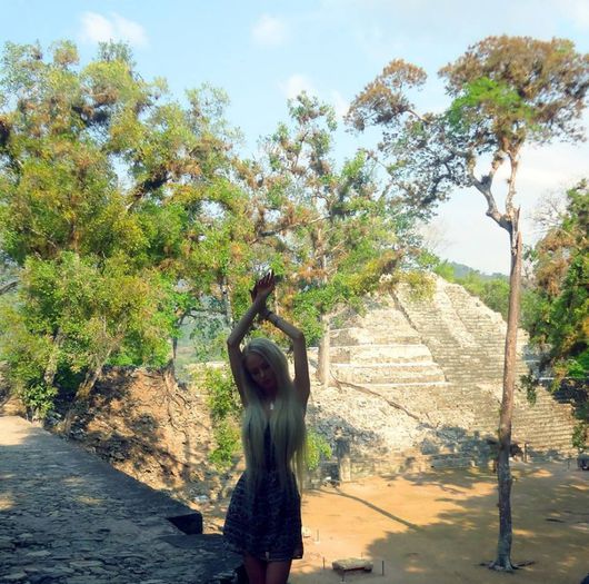 375659_364947126941562_1163772507_n