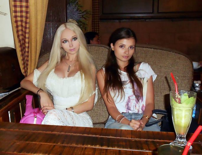 1003412_354851237951151_456121986_n - fete care arata ca si barbie