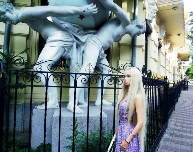 1016578_352798461489762_897054438_n