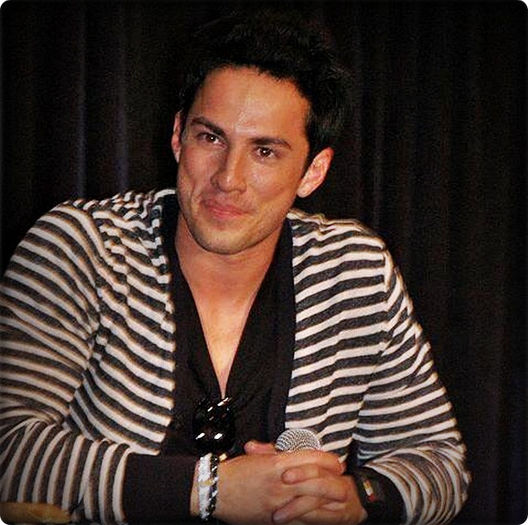 » ℣kÿ $τŀℓ™; -zambeste;; pune alea la loc;; nu le scosese decat ca sa`i vada reactia-