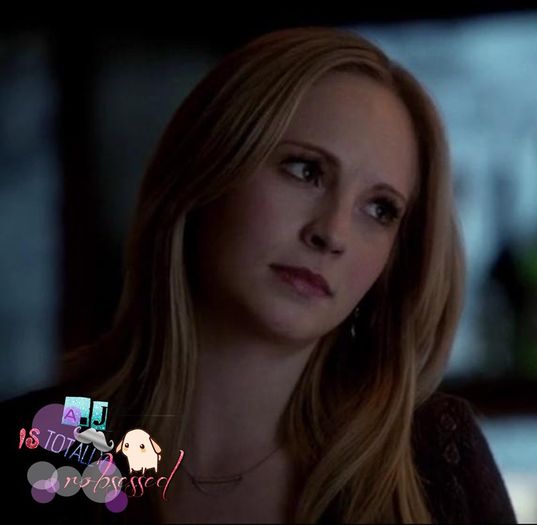 ┊мяs.sнεℓℓεү» (se înveleşte cu o pătură şi se uită la tv) ;33