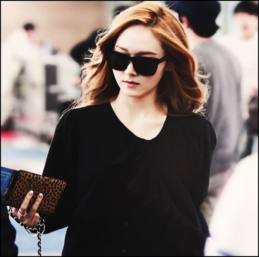 S. [intra in urma fetelor].. Off.. :-s Hei. - l - x - Episodul 87 - x - l