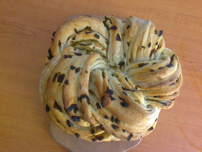 Paine decorativa - cu ceapa si gogosari - Culinar 1