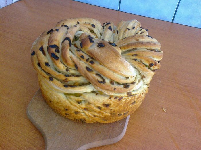 Paine decorativa - cu ceapa si gogosari - Culinar 1