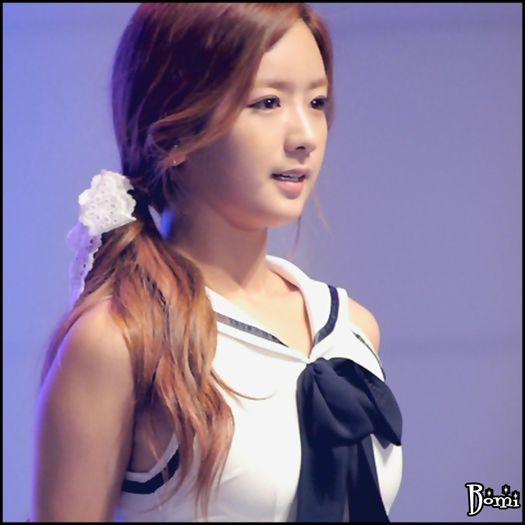 |B| Daa. :D [ia tricoul de pe nisip] Promiti? :3 :)). - X - x - BEACH - 01 - x - X