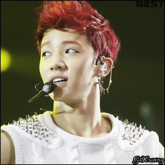 [KK] ...O sa ma fac peste daca mai stau mult in apa. ^^ :)) ..[se ridica] ..:))