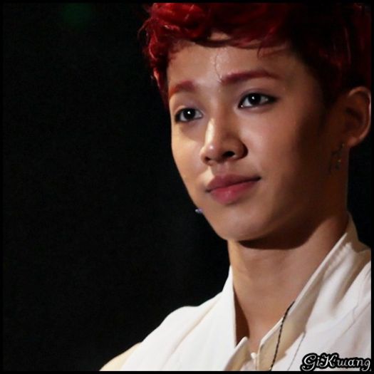 [KK] ..Nu ca tu nu ai fost idioata si ai plecat in apa.. nestiind sa innoti! .. :-L