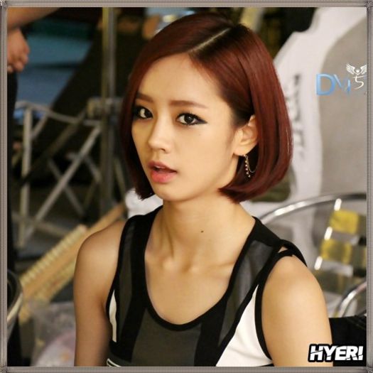 @. M`am speriat si nu am gandit.. bine? :| ..:-L .. [isi ia rochita de pe jos; pleaca]