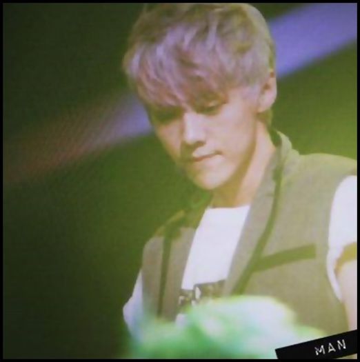 (LH) .."Luha"? :)) Nu imi place cadoul vostru. :)) >:p