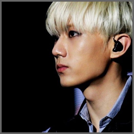 [(:] Nuu.. lasa. :)) ..Ai avut destule cu Kik.. apropo.. trebuie sa iti aduca telefonul.. Jun.. :-?.