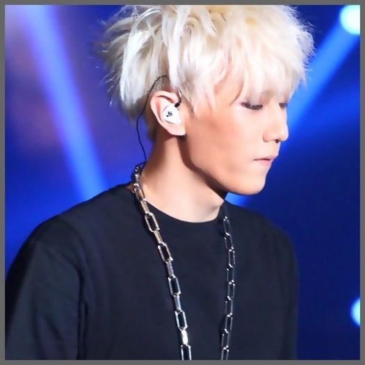 [(:] .. [se uita la Bora] .. :-? ...Vrei sa se joace ea cu mine? :-? .. :)) - l - x - Episodul 88 - x - l