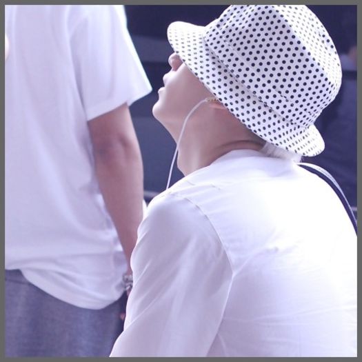 [(:] ..Ki a plecat pentru cateva zile.. asa ca.. :)) Ce anume Luha`? :-? ..[brb]