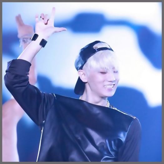 [(:] .. :)) ..Luhan intelege multe.. dar totusi nimic. :3 :))