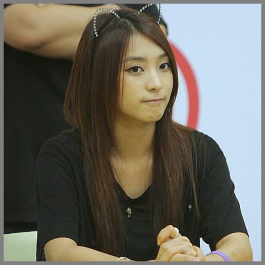 [:)] Luhaa` :-w Vezi ca ne certam rau de tot. Rawr. :-w :))