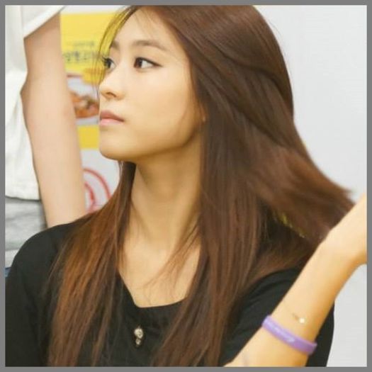 [:)] Stai..cum era. :-? Luhaa` ajuta-maa. aaa..Woo.:-?