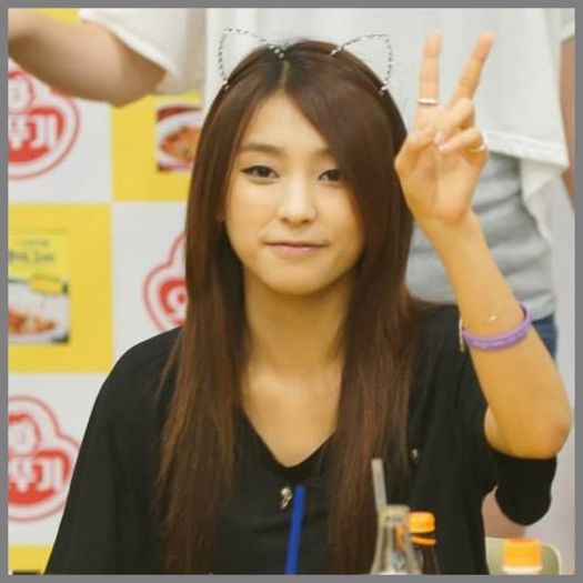 [:)] Asa,Wǒ ài nǐ..oppa! :o3 Eu nu vrea nimic. ^^