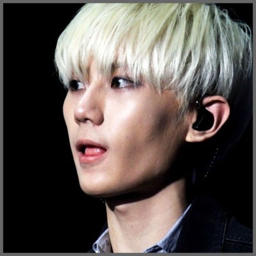 [(:] ..Byes. :-h ..Hye`.. asteapta`l pe Jun.. :-? ..Trebuie sa apara.. :-? ..Pa. :) [pleaca]