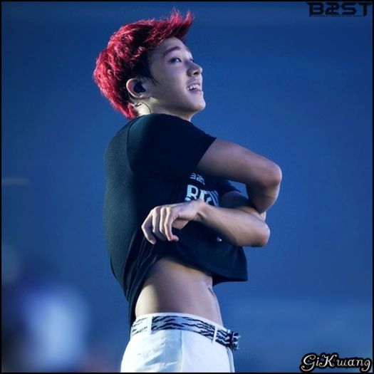 [KK] ..Eu viin! ..:)) ..[lasa telu` pe acolo; da tricoul jos; fuge in apa] .. - X - x - BEACH - 02 - x - X