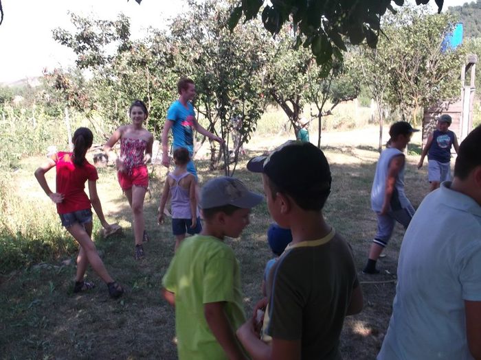 Picture 668 - NEPOTII IN TIMPUL LIBER