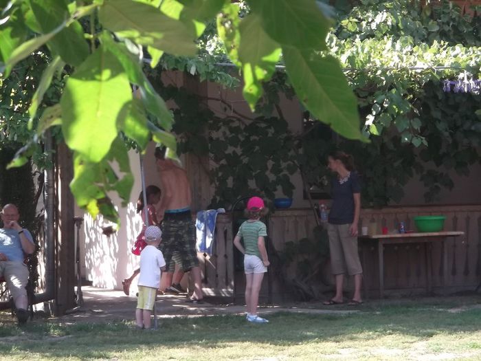 Picture 670 - NEPOTII IN TIMPUL LIBER