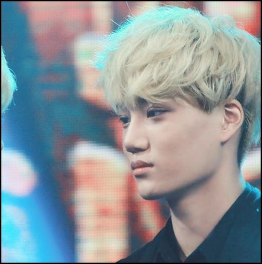 (Kai) ..(isi ridica privirea spre ea).. Eu. ;;) (brb 8-|)