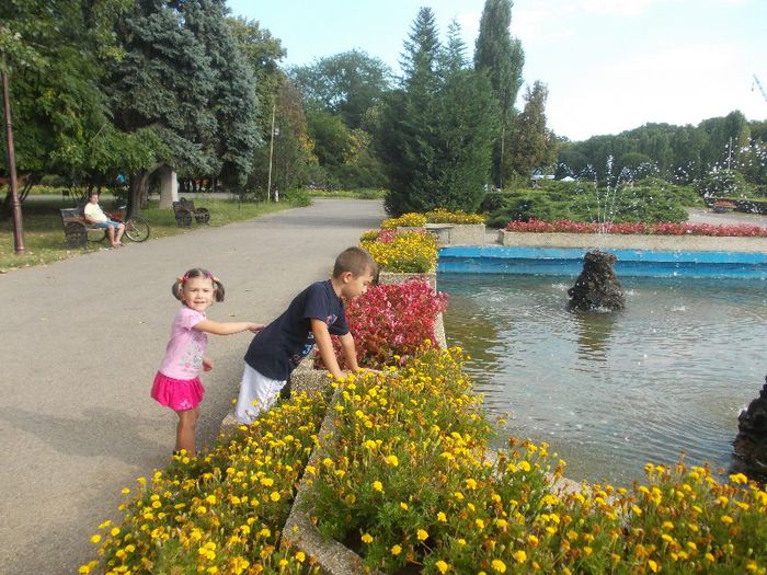 Ziua lui ALEX P. 110 - ziua lui alex la zoo